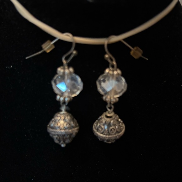 Vintage dangle earrings. Silver with crystal. Great condition. - Picture 4 of 5